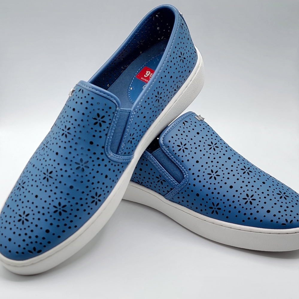 MICHAEL KORS Blue Floral Perforated Kane Slip-On